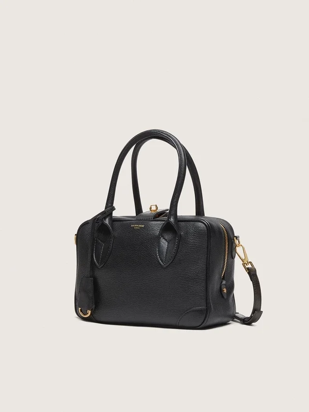 Vita Bag in black sheepskin leather with gold details