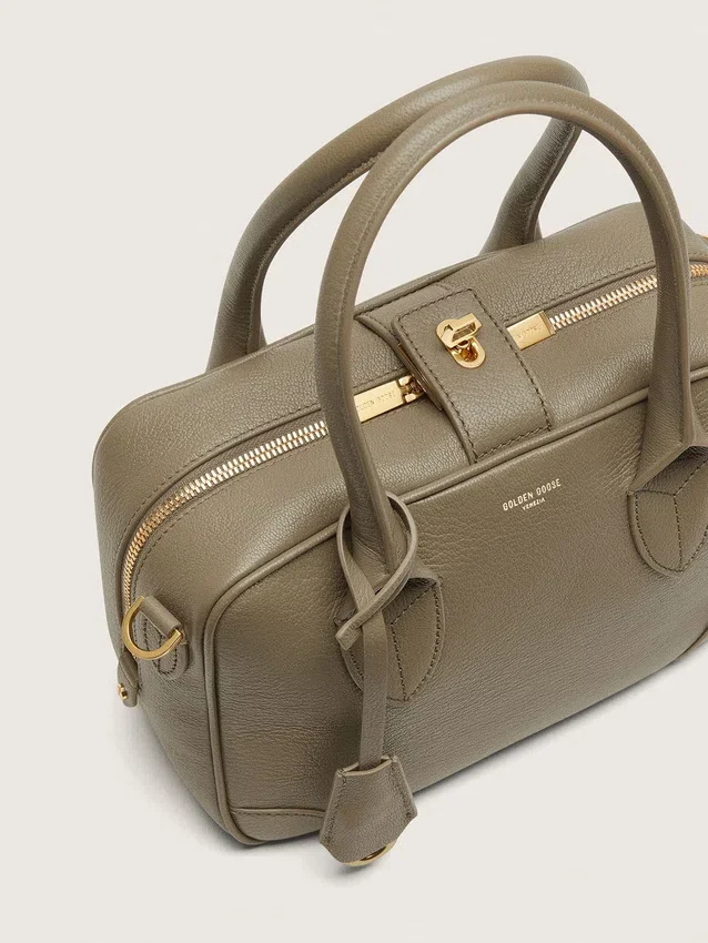 Vita Bag in sage-green leather with gold details