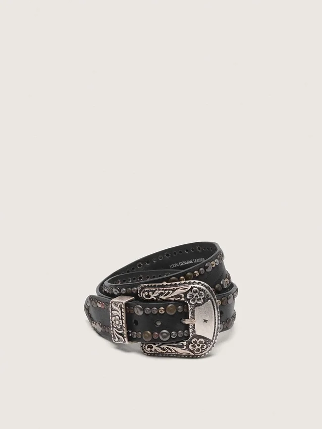 Women's belt in black leather with studs