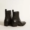 Women’s Debbie boots in black leather