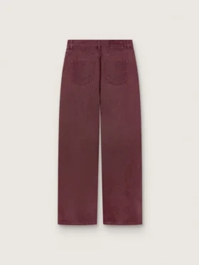 Women’s jeans in burgundy denim