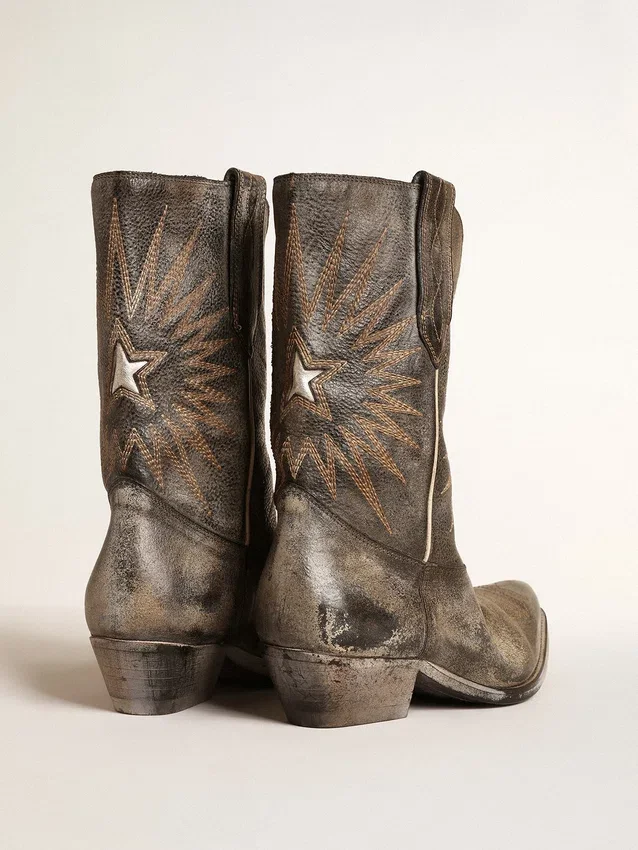 Women’s low Wish Star boots in black leather with silver star