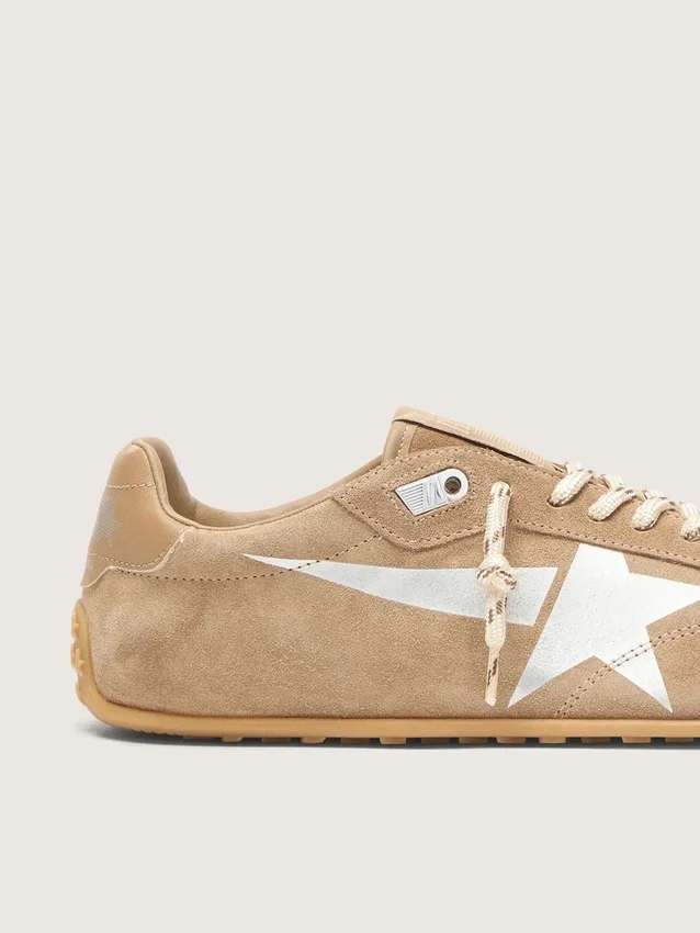 Men's Marathon Speed with tobacco suede upper and silver star