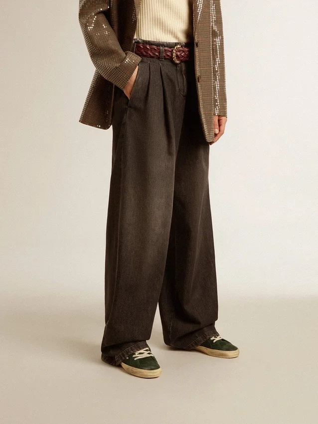 Women's medium-wash cotton pants