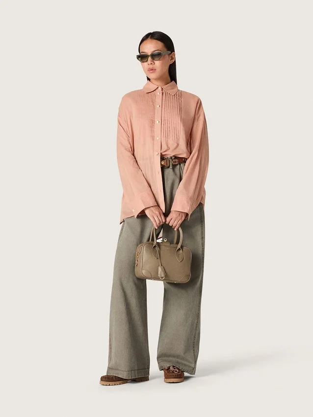 Women’s oversized shirt in coral cotton voile with pleated detail