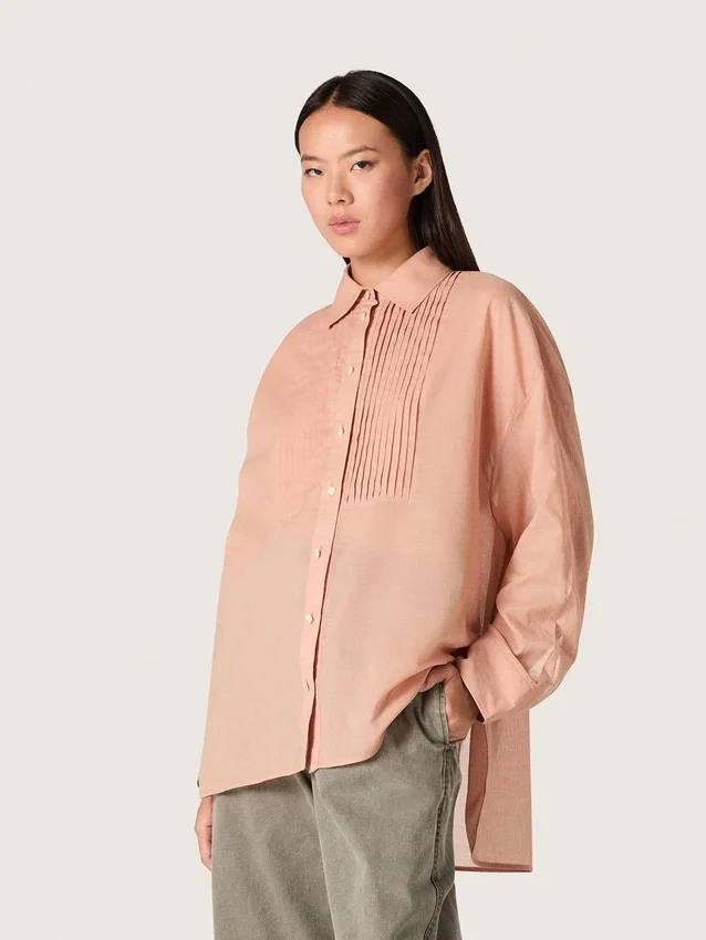 Women’s oversized shirt in coral cotton voile with pleated detail