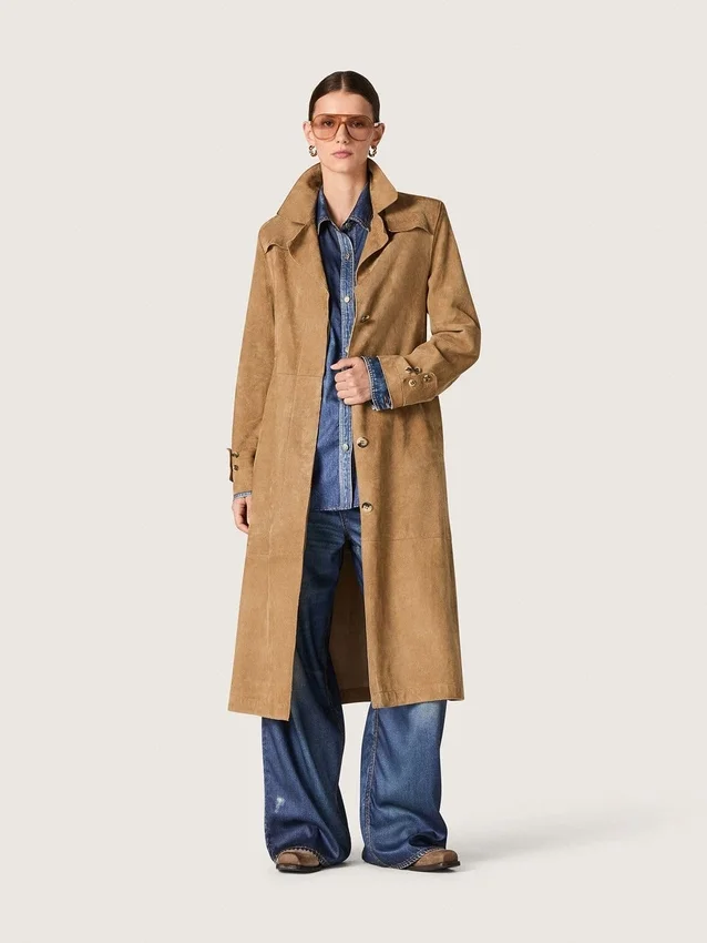 Women's oversized shirt with a lived-in denim effect