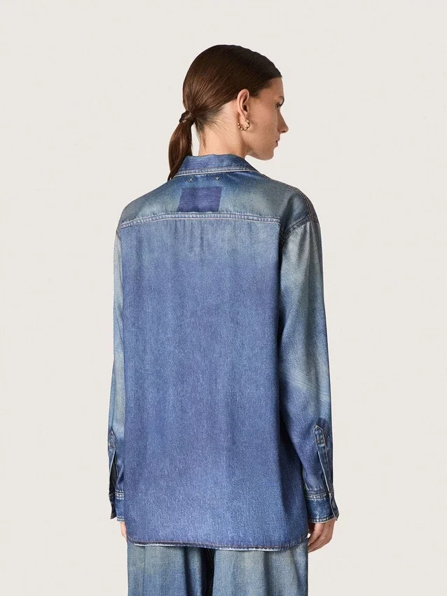 Women's oversized shirt with a lived-in denim effect