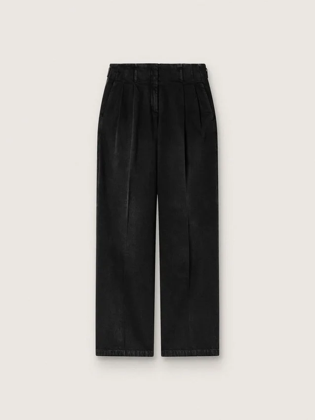 Women's pants in black cotton denim with a lived-in treatment