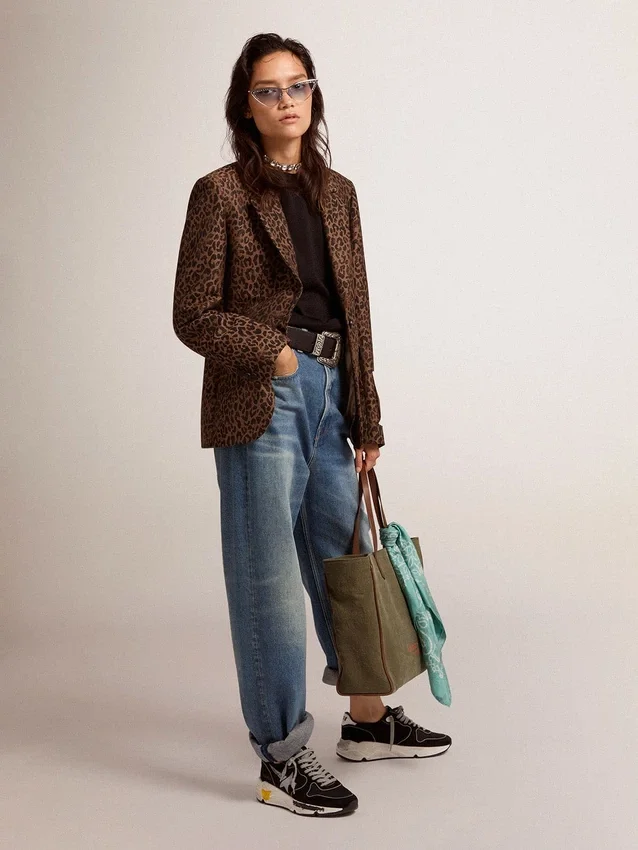 Women's round-neck sweater in black wool
