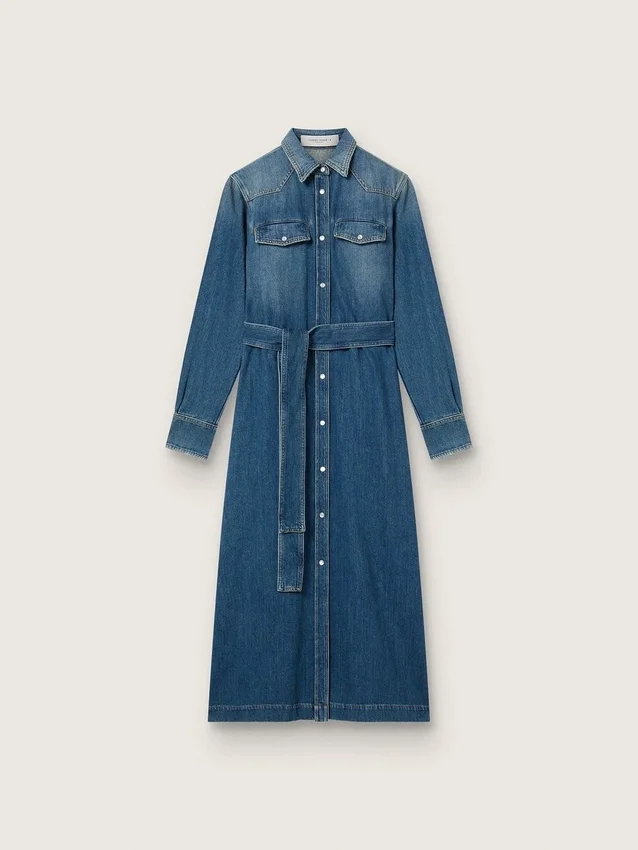 Women's shirt dress in denim with belt