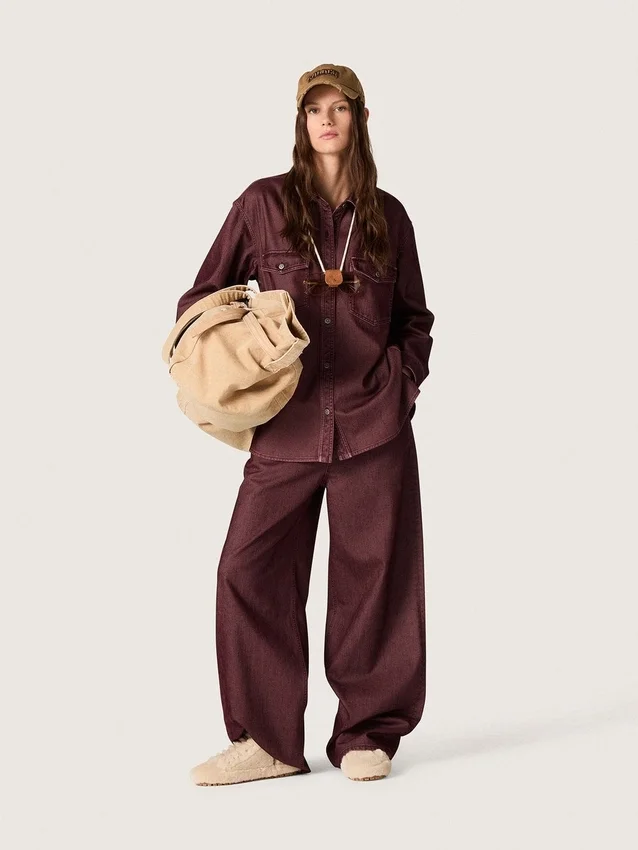 Women's shirt in burgundy denim