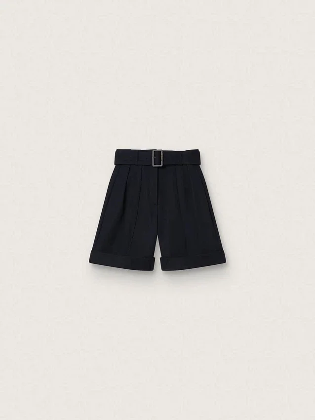 Women's shorts in black wool gabardine with waist belt