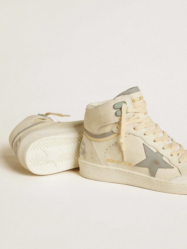 Women's Sky-Star in leather with light blue leather star and white heel tab