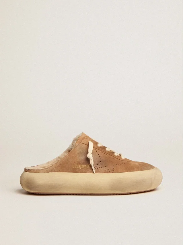 Women's Space-Star Sabot shoes in tobacco-colored suede with shearling lining