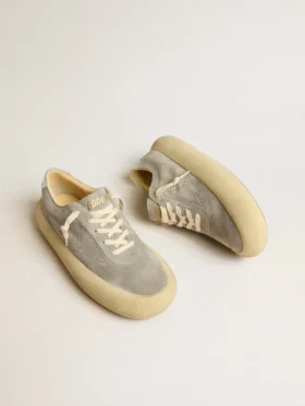 Women’s Space-Star shoes in ice-gray suede with perforated star
