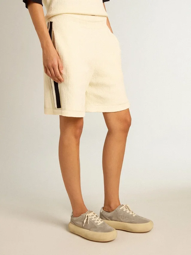 Women's Space-Star shoes in ice-gray suede with perforated star