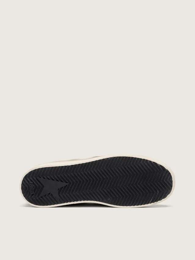 Women’s Stardan in sage-green suede with metallic silver star