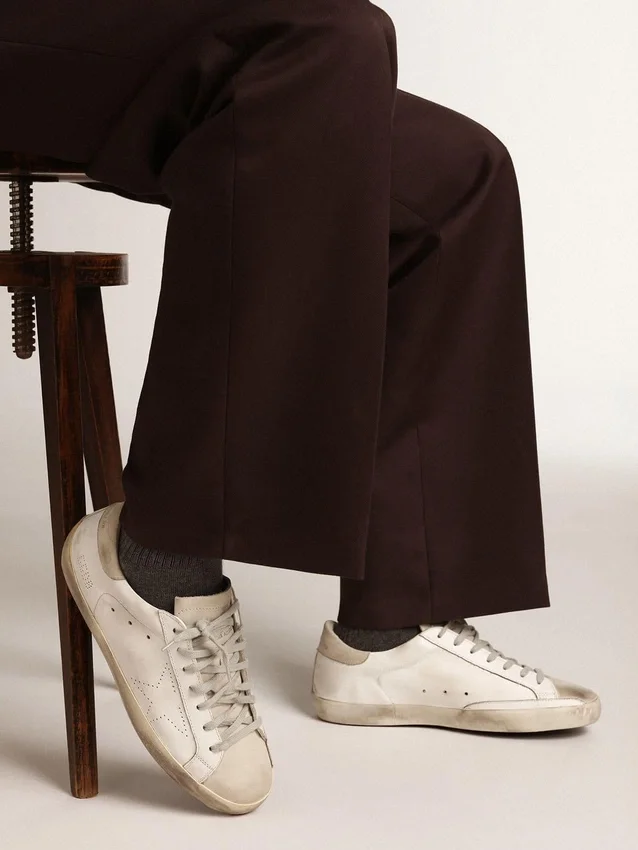 Women's Super-Star in white leather with perforated star and beige nubuck heel tab