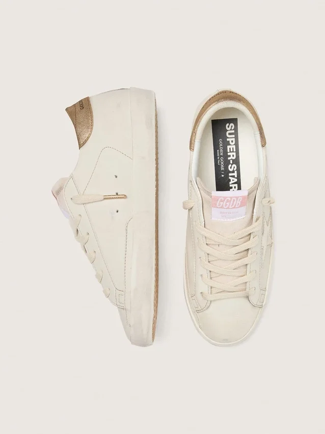 Women’s Super-Star in worn white leather with tone-on-tone star