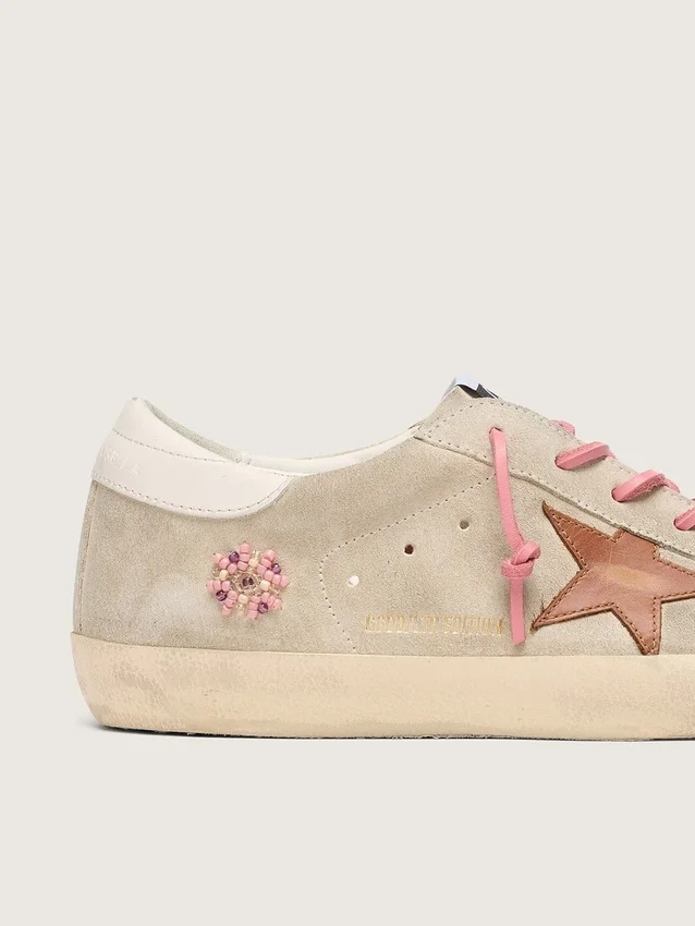 Women’s Super-Star LTD in pearl suede with brick-red star and embroidery