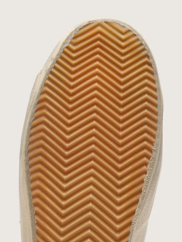 Men's Super-Star with black heel tab and metal stud lettering