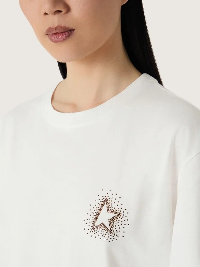 Women’s T-shirt with print on the back