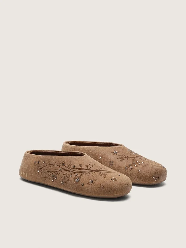 Women’s Tierra in tobacco suede with floral motif and studs
