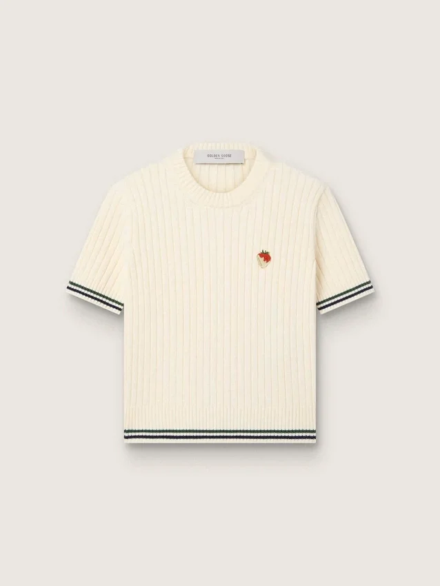 Women’s white knit T-shirt with contrasting edges and removable pin