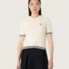 Women’s white knit T-shirt with contrasting edges and removable pin