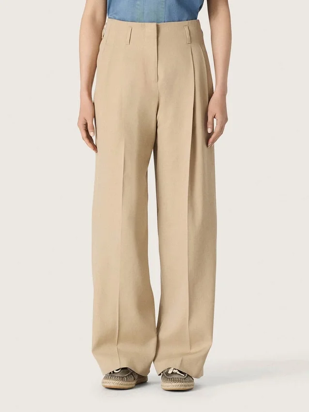 Women’s wool gabardine pants in sand