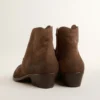 Young ankle boots in dark brown suede