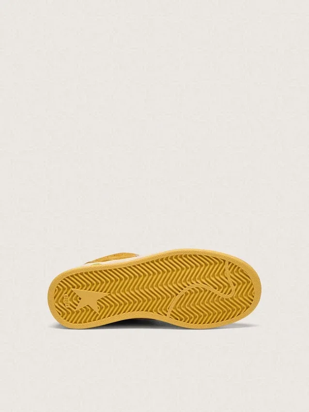 Young Ball Star in ocher suede with glossy white leather star and heel tab