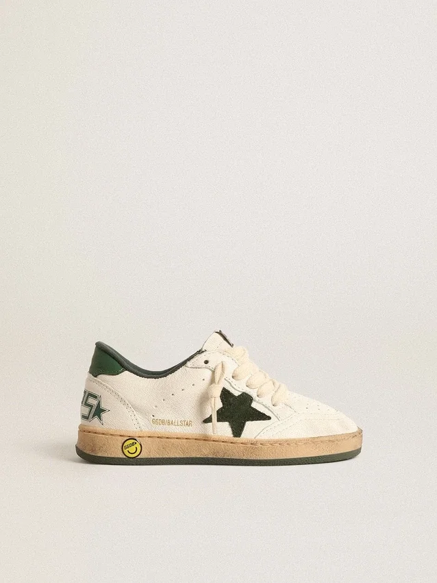 Young Ball Star in white leather with green suede star