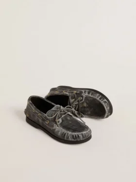 Young Cruise loafer in black distressed leather