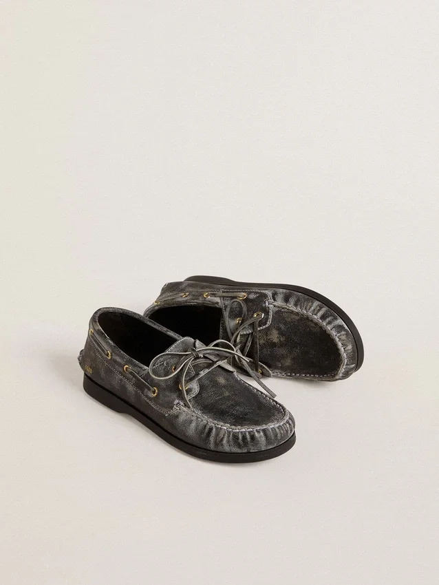 Young Cruise loafer in black distressed leather