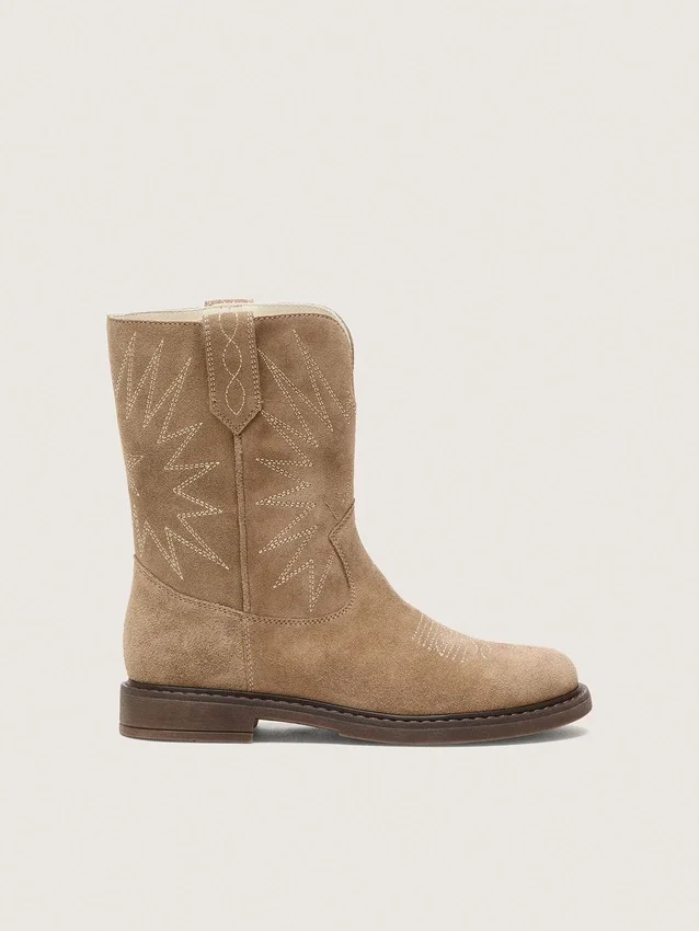 Young Wish boots in dove-gray suede with star embroidery