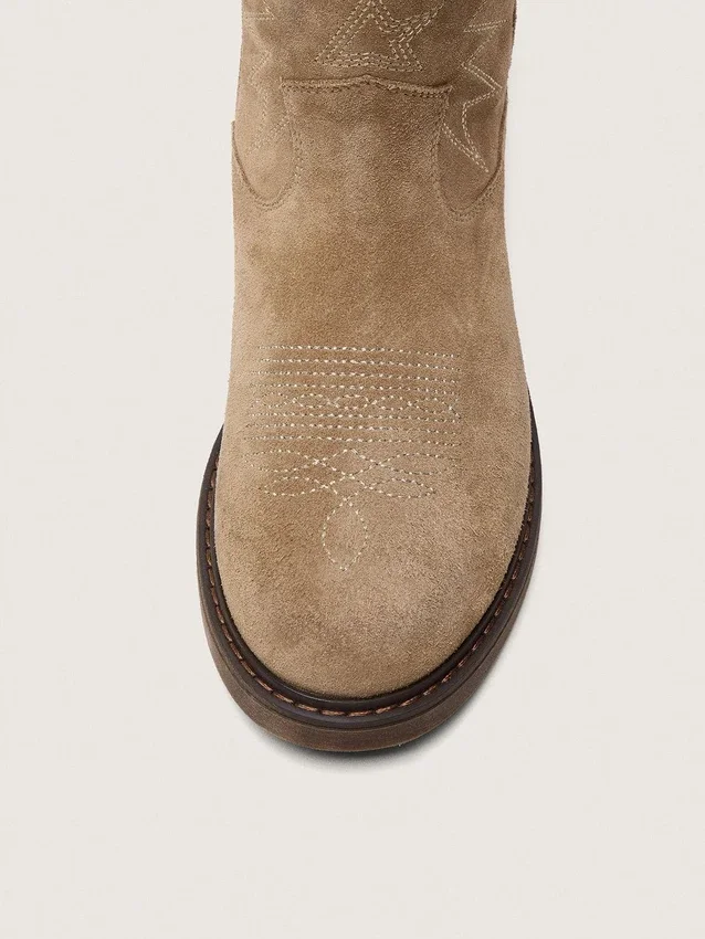 Young Wish boots in dove-gray suede with star embroidery